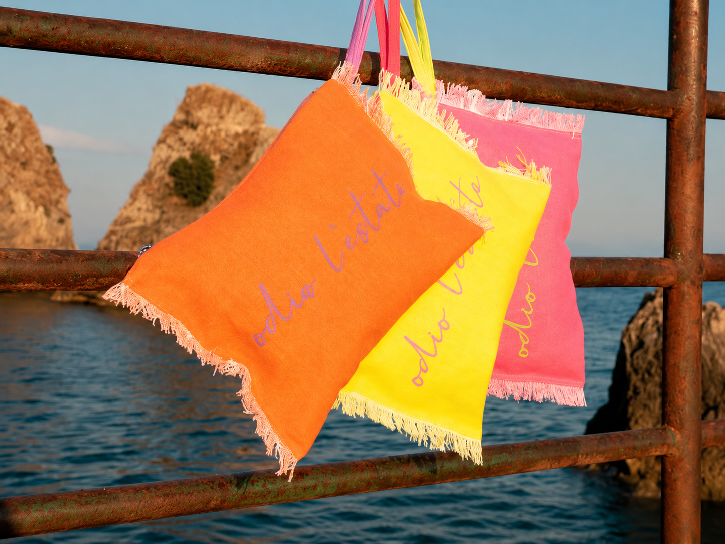Pochette mare "Odio l'Estate" colorata con frange – Color Life – CL-P01