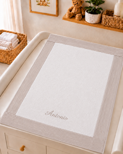 Telo Fasciatoio Tessuti d’Amore con Fascia Righe Tortora a Fantasia 4 Lati Personalizzabile - 100x75 cm