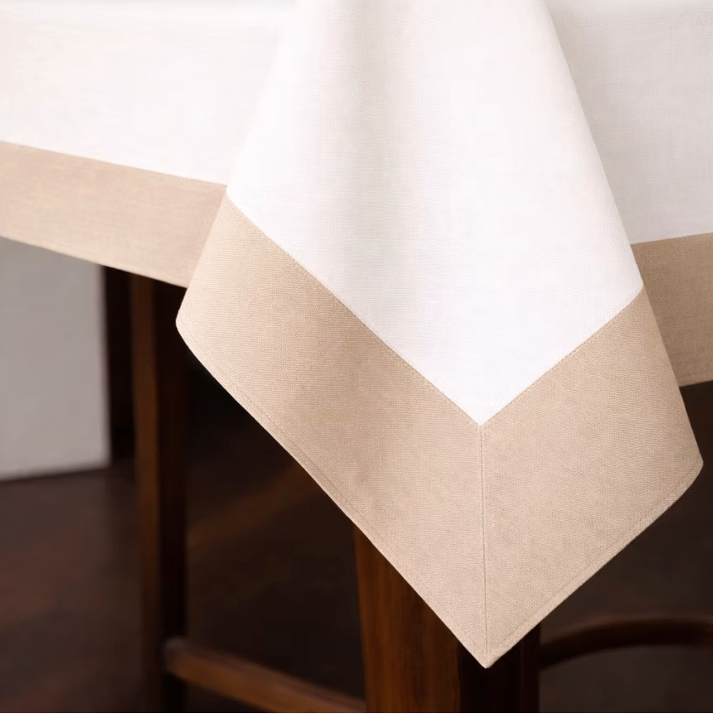 Tovaglia da Tavola in Panama con Balze Applicate – Art. Jackie – Rebecca Home